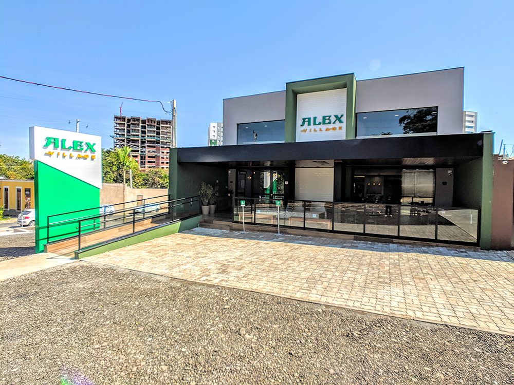 Há mais de dezenove anos em Bauru, a rede Alex Restaurante, fruto de um empreendimento familair, inaugura sua quarta unidade, o Alex Village.