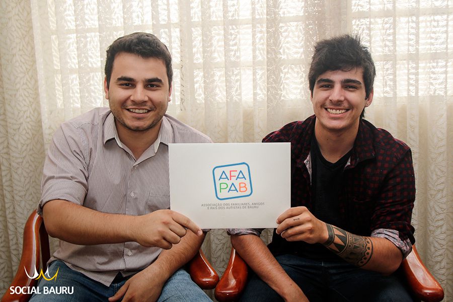 Alguns dos alunos participantes do projeto com a organização AFAPAB, de Bauru