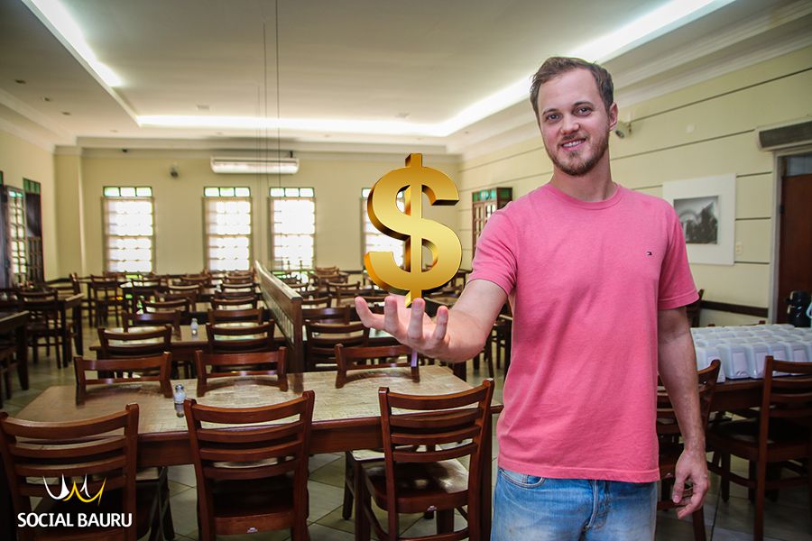 O jovem Alex Della Barba é proprietário de um restaurante em Bauru