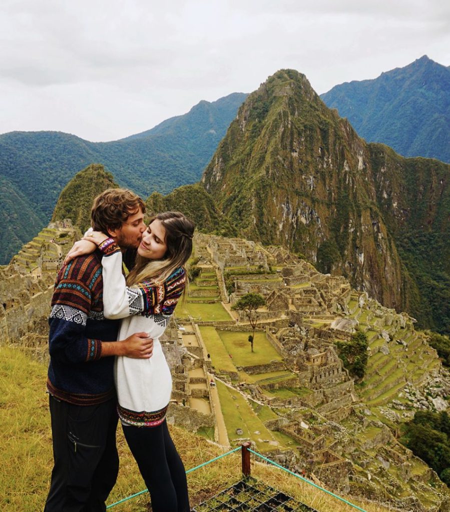 Casal em viagem