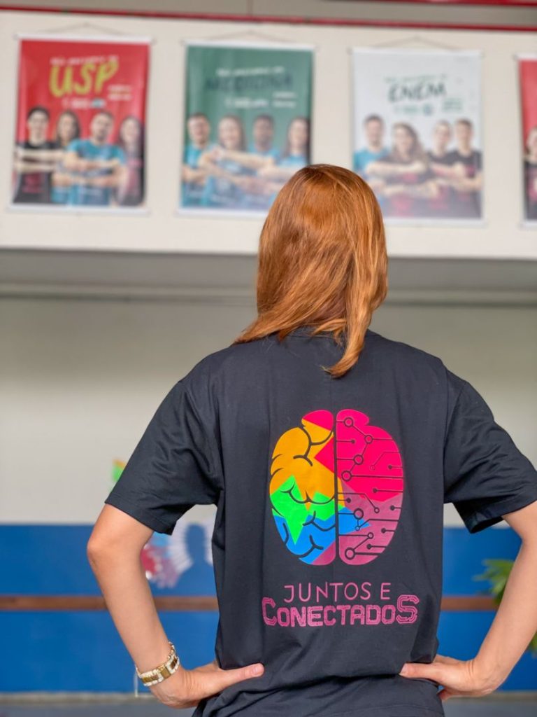Campanha do colégio é Juntos e Conectados