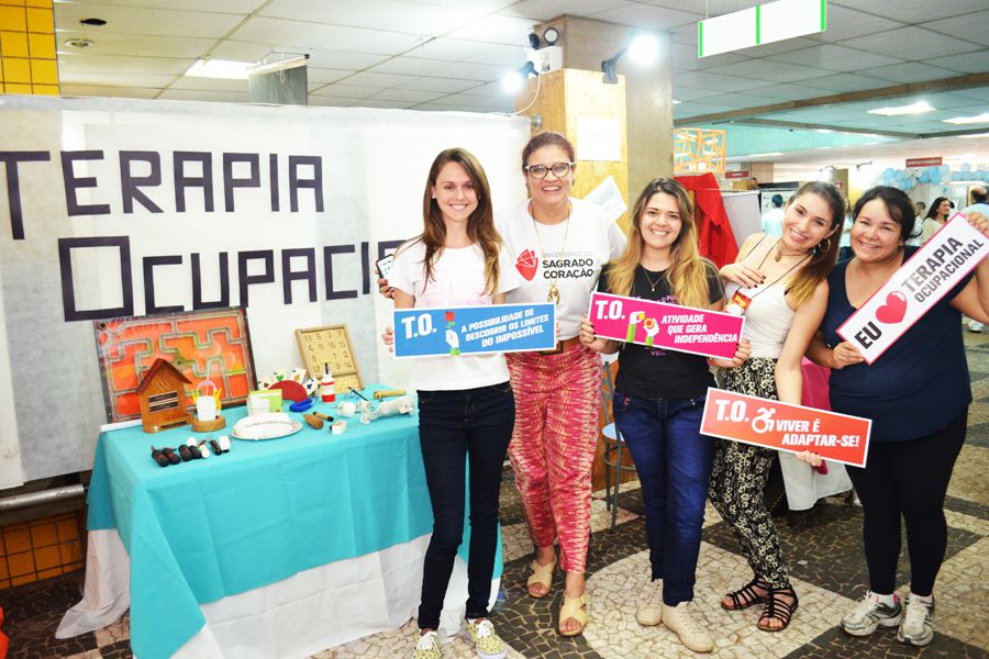 Estudantes dos cursos da USC se reúnem e transmitem aos visitantes a paixão pela profissão