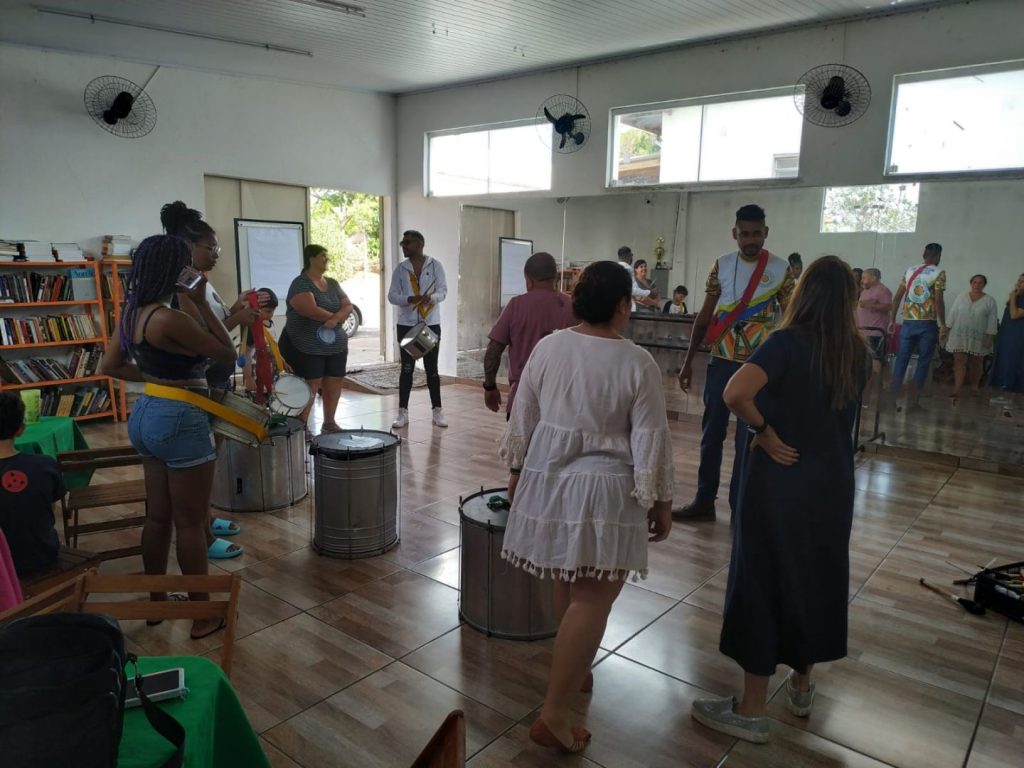 Oficinas como essa de bateria