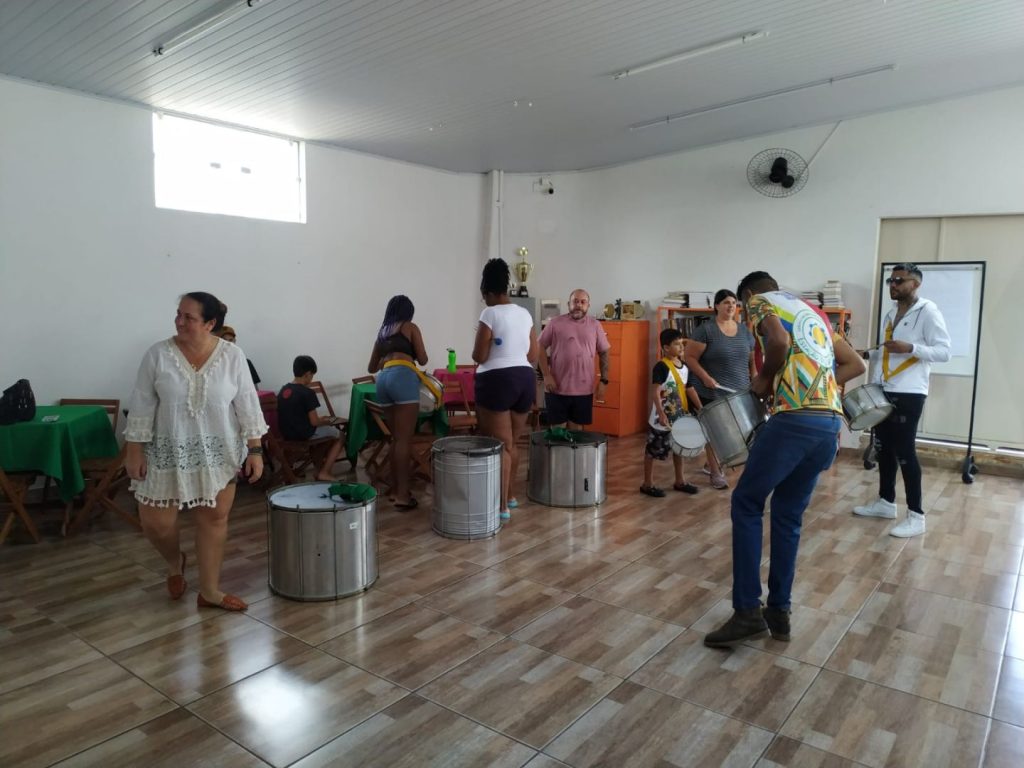 Oficinas como essa de bateria