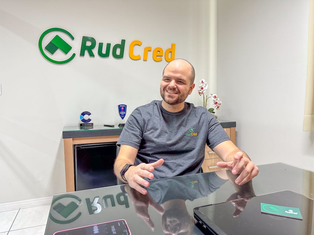Empresa bauruense de crédito