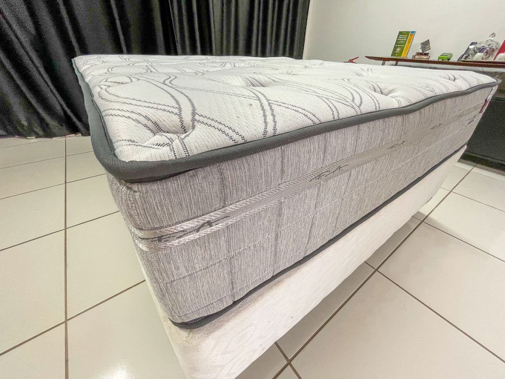 Cama e colchão
