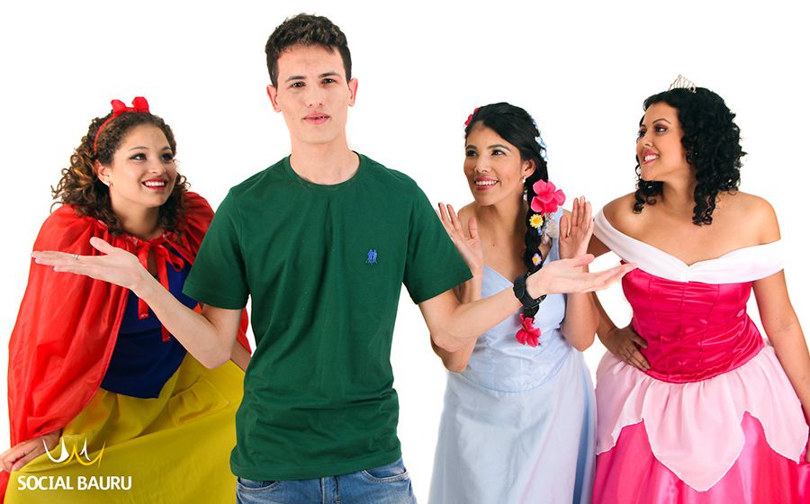 Na foto: Fernanda Brasolim de Sousa, Guilherme Correa, Renata Lima e Juliana Damasceno e Souza
