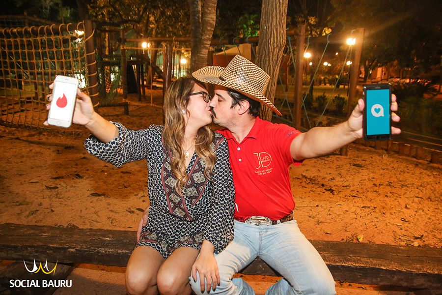 tinder-topo