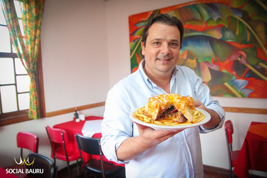 Esta é uma das especialidades do Vila Graziella - a Francesinha